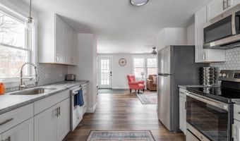 466 Essex St, Bangor, ME 04401