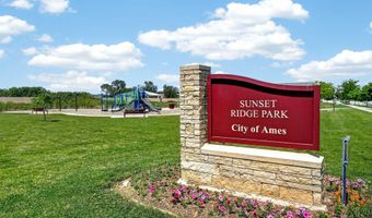5219 Springbrook Dr, Ames, IA 50014
