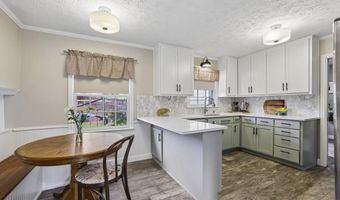 6879 Vic Ar Rd, Atlanta, GA 30360