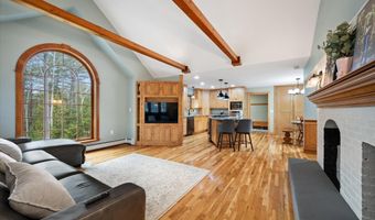 43 Darling Parke Dr, Bangor, ME 04401