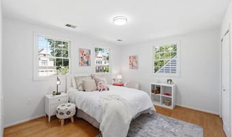 9223 ADELAIDE Dr, Bethesda, MD 20817