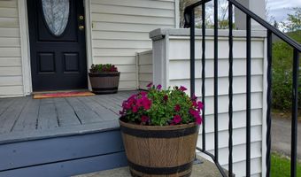 84 14th St, Bangor, ME 04401