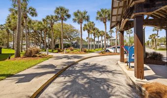 330 GARDEN Ln, Atlantic Beach, FL 32233