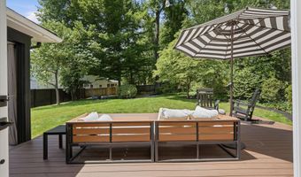 5902 WILSON Ln, Bethesda, MD 20817