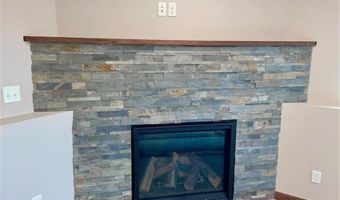 905 24th Ave NW, Austin, MN 55912