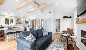 17 Goose Island Rd, Narragansett, RI 02882