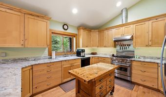 28 Apache Rd, Clearmont, WY 82835
