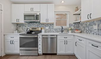 7 Silversmith Dr, Danbury, CT 06811