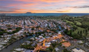 743 Akumu St, Kailua, HI 96734