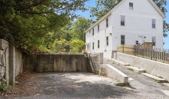 551 Chestnut St 1, Athol, MA 01331
