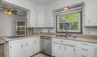 307 Dotson Dr, Ames, IA 50014