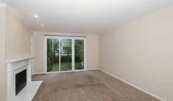 1379 Grandview Ct, Algonquin, IL 60102