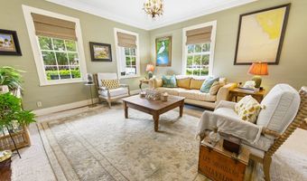 128 4th St, Apalachicola, FL 32320