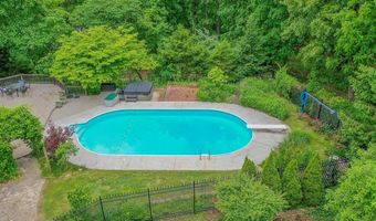 1221 Bridge Park Dr, Alton, IL 62002