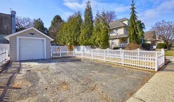 6 Levitt Ave, Bergenfield, NJ 07621