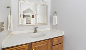 227 Prospect Ave, Middletown, RI 02842