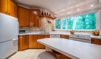 8313 STILL SPRING Ct, Bethesda, MD 20817