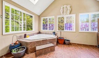 6453 Old Woods Rd, Ashtabula, OH 44004