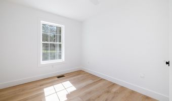 176 Rockwell Ave, Bristol, CT 06010