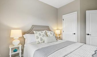 43498 APPLE ORCHARD Sq, Ashburn, VA 20148