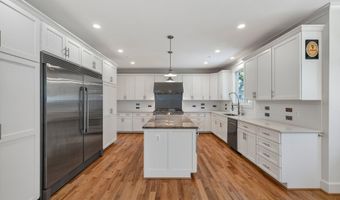 8905 HEMPSTEAD Ave, Bethesda, MD 20817