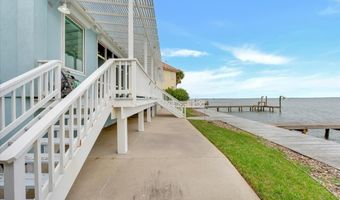 319 Bayview Dr, City By The Sea, TX 78336