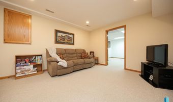 48224 266th St, Brandon, SD 57005