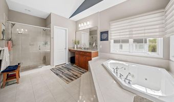 33 WATERTON Dr, Bear, DE 19701