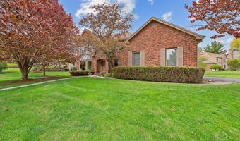 14 Hampton Ct, Algonquin, IL 60102