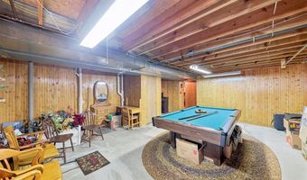 302 Fox Hollow Woods Dr, Ballwin, MO 63021