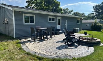 784 Robinhood Dr, Aurora, OH 44202