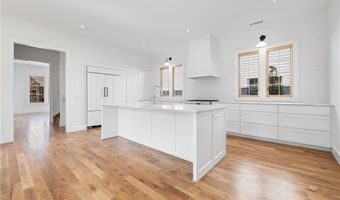 1016 NW A St, Bentonville, AR 72712