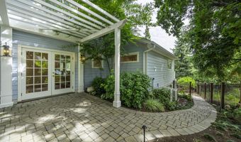 124 Manzanita St, Ashland, OR 97520