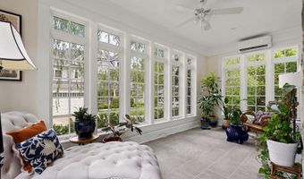 7032 WILSON Ln, Bethesda, MD 20817