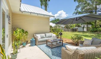 337 21st Ave, Apalachicola, FL 32320