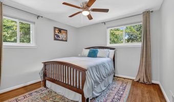 6430 KENHOWE Dr, Bethesda, MD 20817