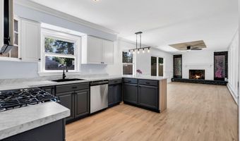 32 Belmont Ave, Bayville, NJ 08721