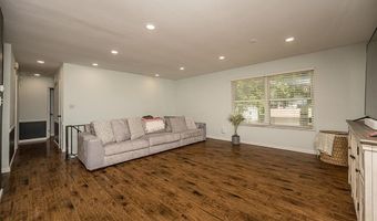 508 Arborwood Dr, Ballwin, MO 63021