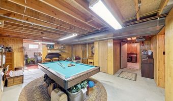 302 Fox Hollow Woods Dr, Ballwin, MO 63021