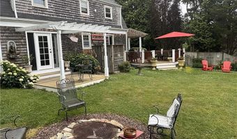 7 Boulevard E, Middletown, RI 02842