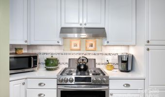 37 New Cross N, Asheville, NC 28805