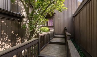 22 Haverhill Ct, Ann Arbor, MI 48105