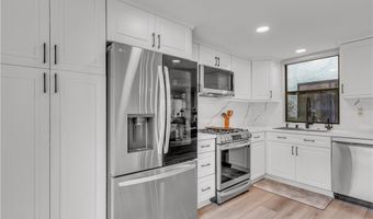 29729 Strawberry Hill Dr, Agoura Hills, CA 91301