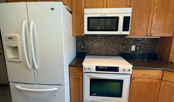 236 Wilson St, Alden, MN 56009