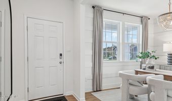 14 Dahlia Ct, Bayville, NJ 08721