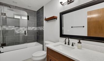 17699 S HOLLY Ln, Oregon City, OR 97045