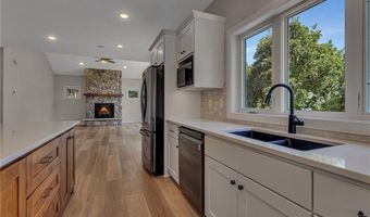 3007 W Lake Jessie Dr SE, Alexandria, MN 56308