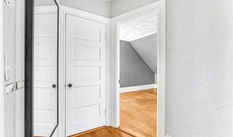 12 Lookout Ave, North Providence, RI 02911