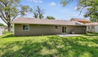 412 E Clark Ave, Augusta, KS 67010