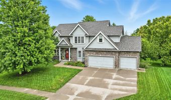 2001 NE Innsbruck Dr, Ankeny, IA 50021